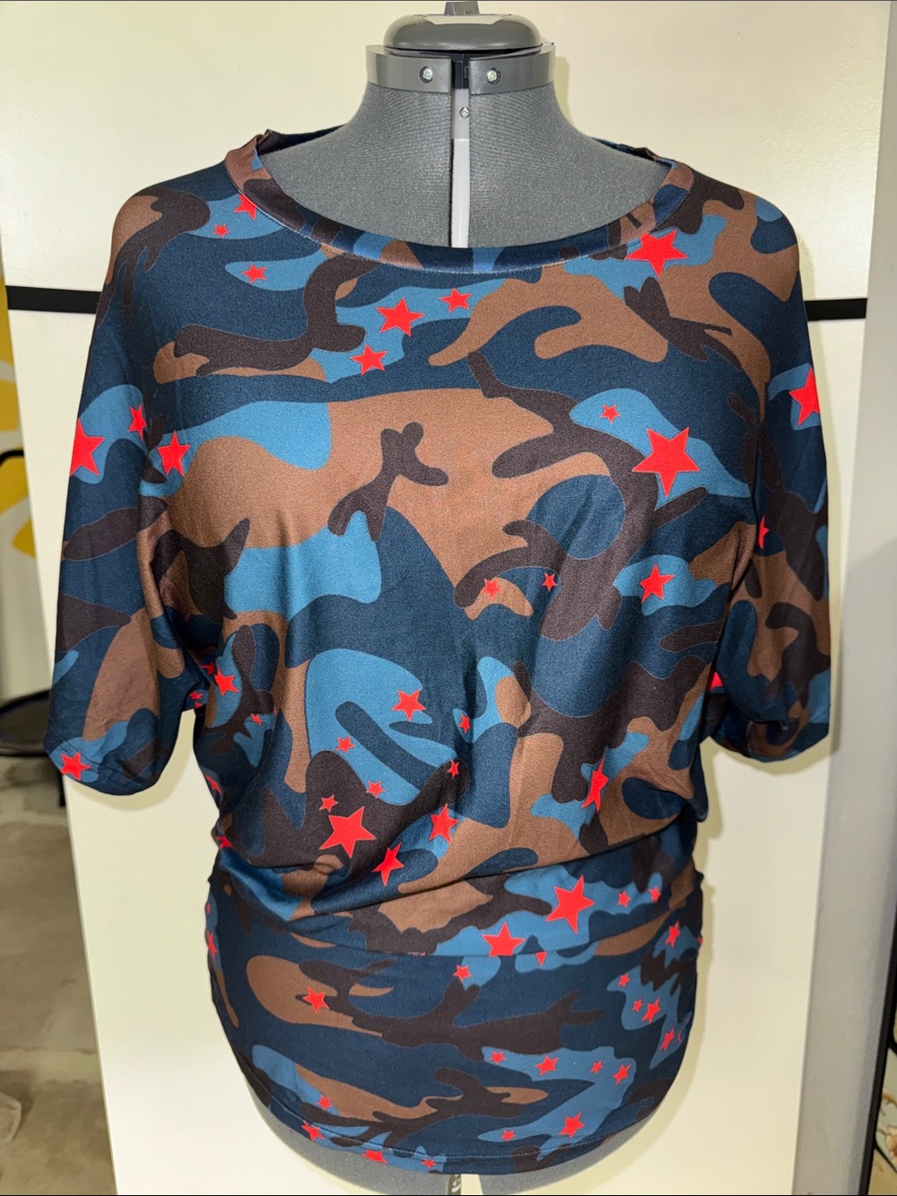 Women’s Blue & Brown Camo Star Print Short Sleeve Top